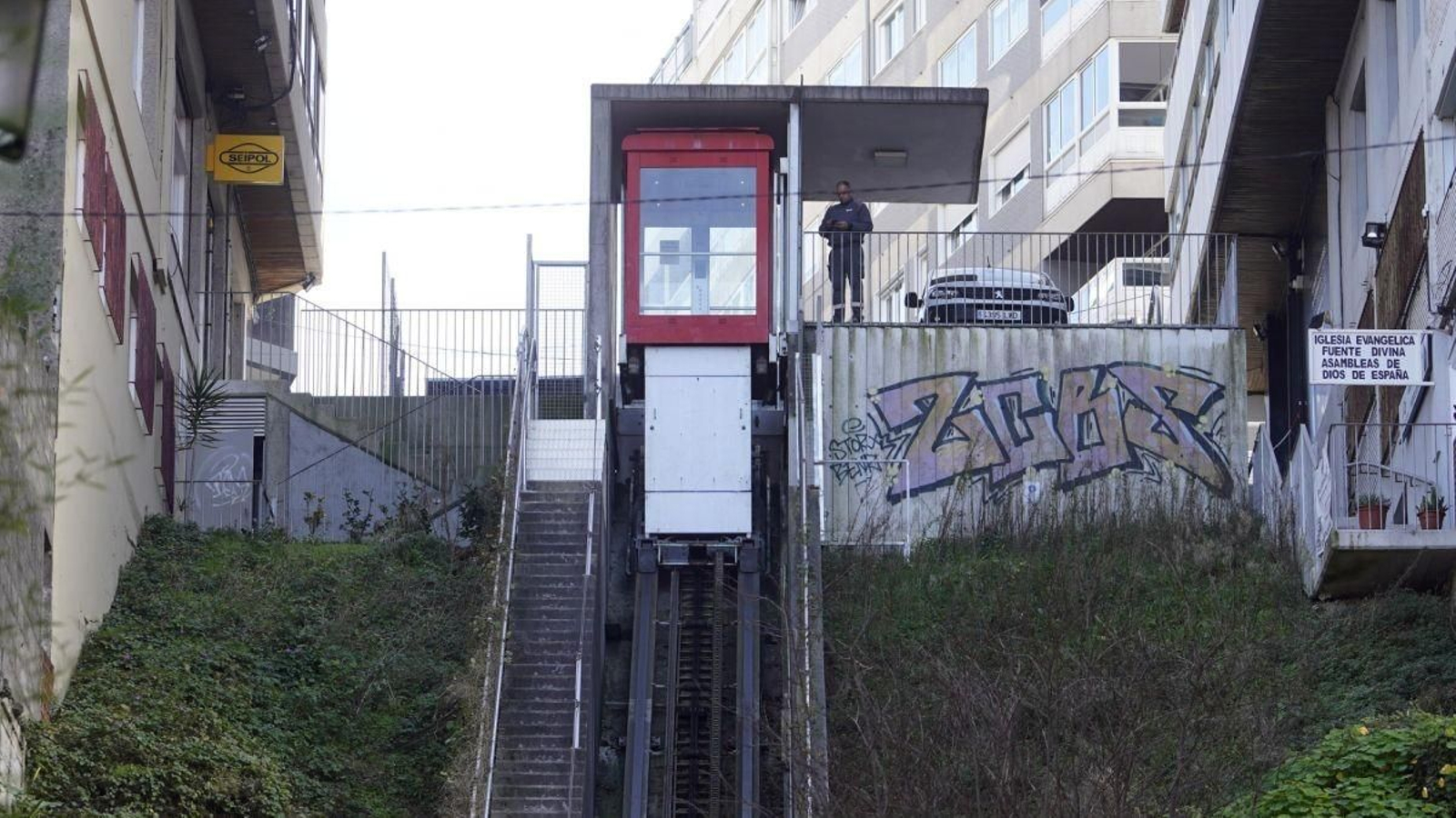 El ascensor inclinado de Camelias.