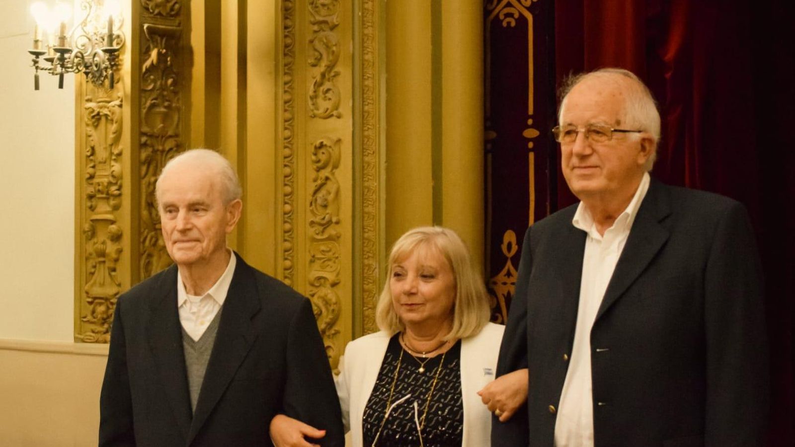 Pilar Simón, presidenta del Centro Asturiana durante el homenaje a los socios