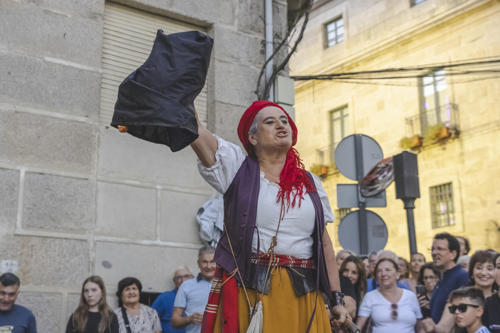 Galería | Los duelos y secuestros de la Baixada de Pepa Loba en O Carballiño