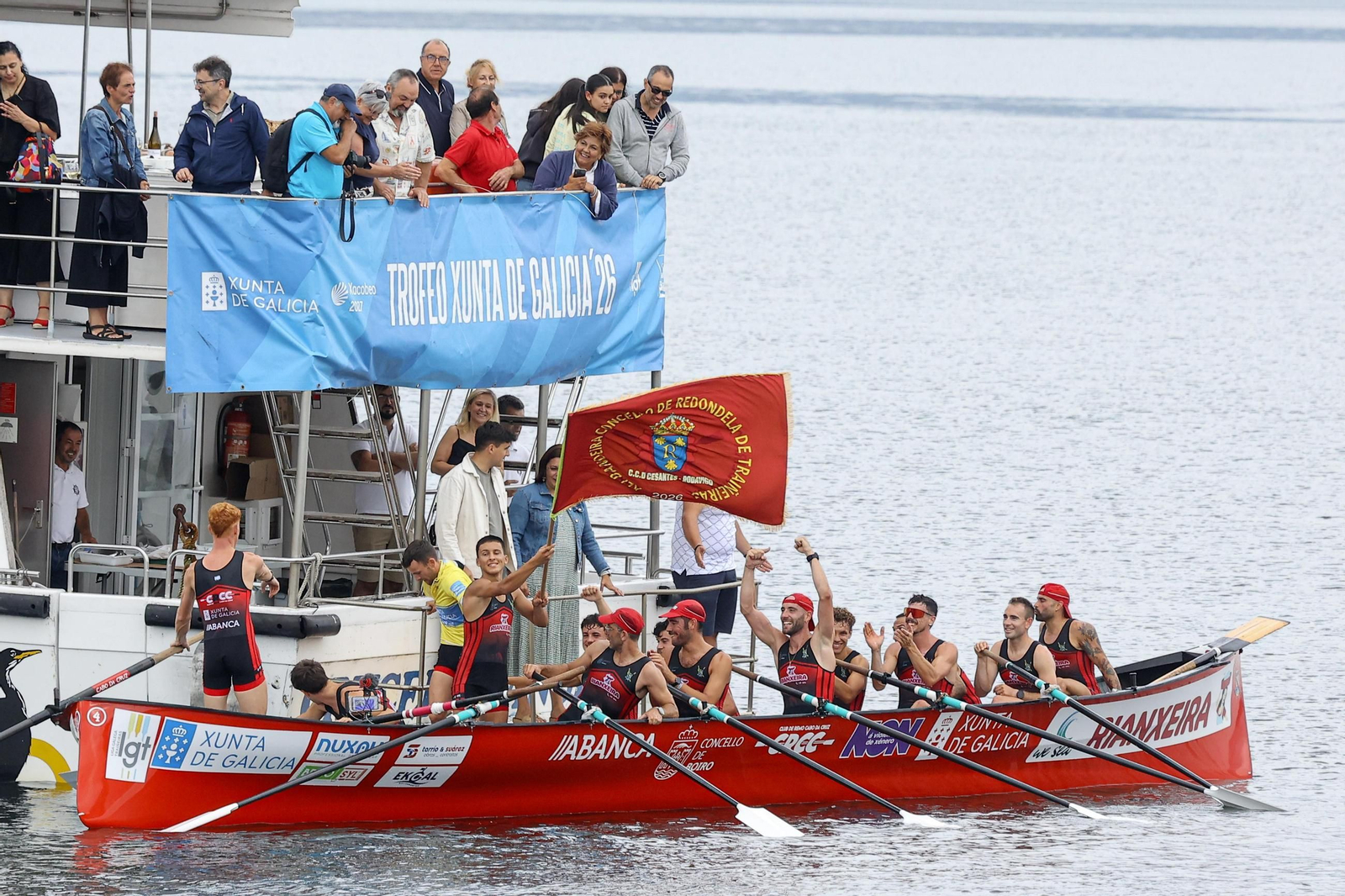 Galería | Emocionante bandera de traineras en Redondela