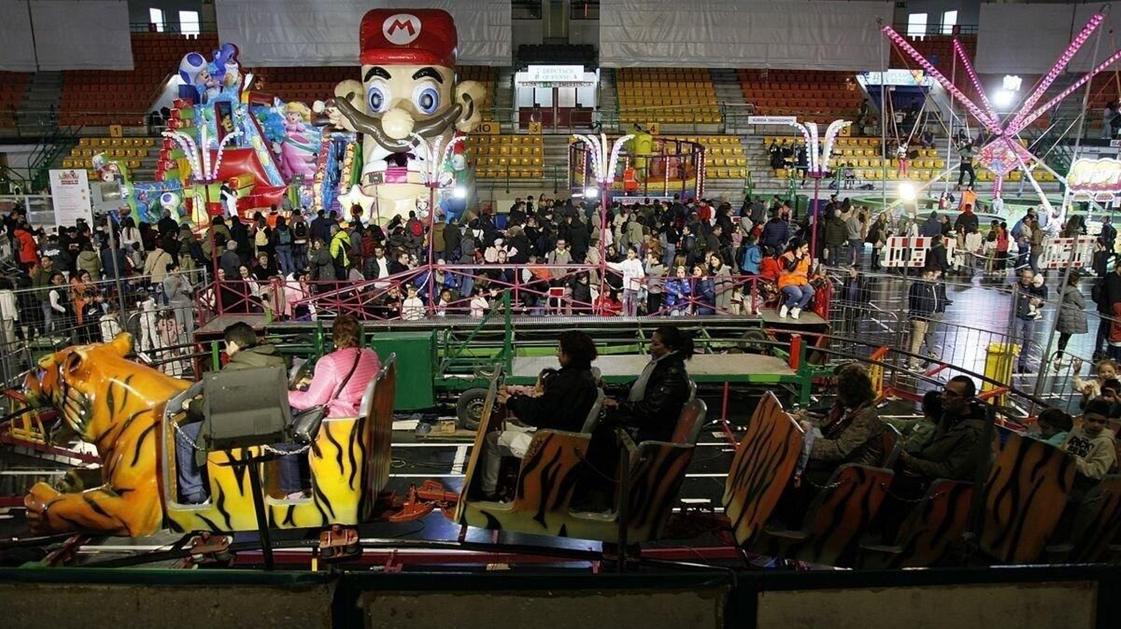 Algunas de las atracciones que ofrecía Pazolandia en la edición de este año. (Foto: Miguel Ángel)