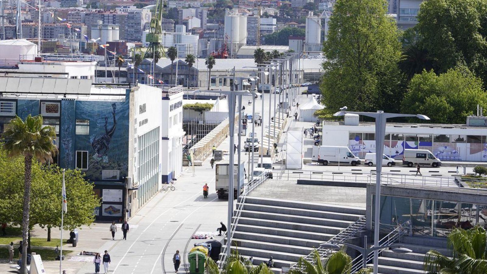 El Paseo de As Avenidas contará del 26 al 31 de mayo con una exposición de material militar
