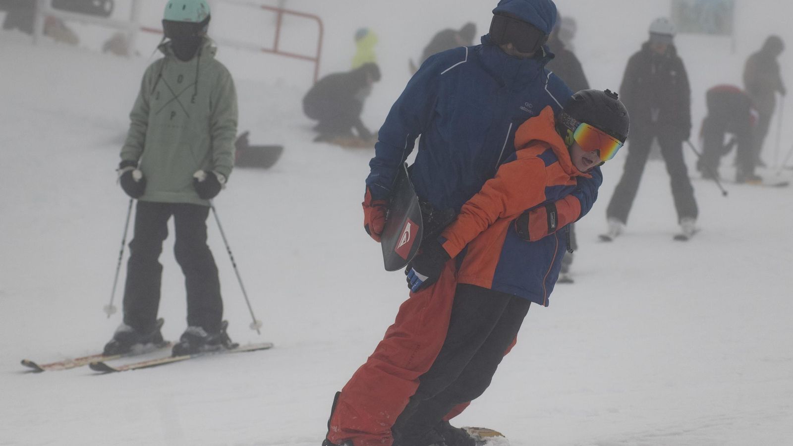 Este es una oportunidad especial para que padres enseñen a sus hijos sobre los deportes de invierno  y pasen tiempo de calidad.