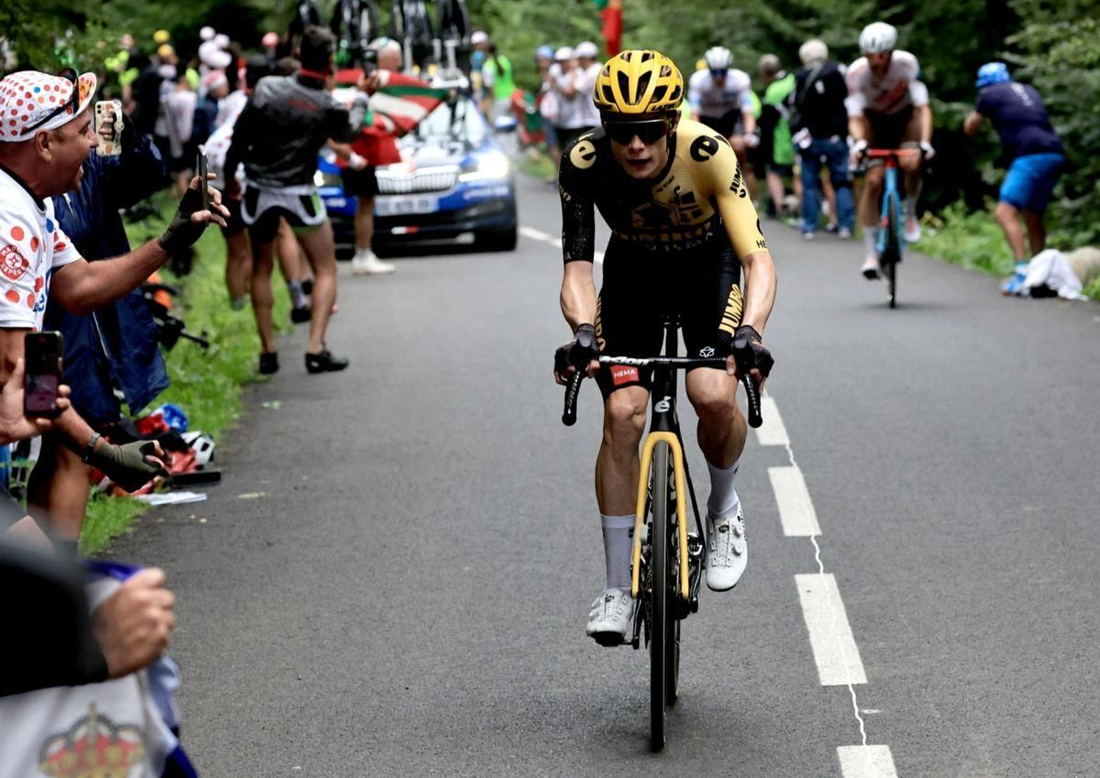 Jonas Vingegaard dejó atrás a Tadej Pogacar, que no se rinde.