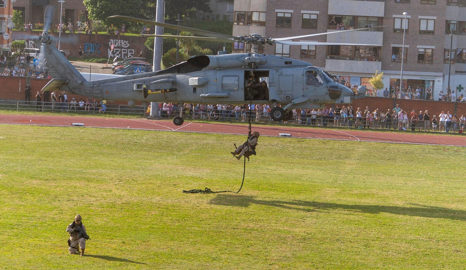 Galería | La exhibición militar llena las pistas de Balaídos