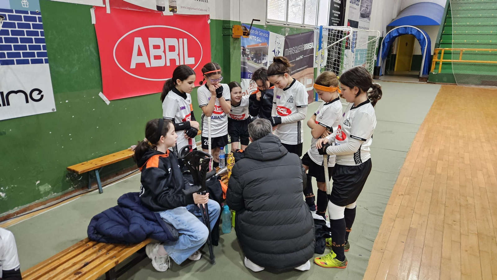 Galería | La cantera del hockey sala ourensano disfruta de una jornada de competición con +Deporte La Región