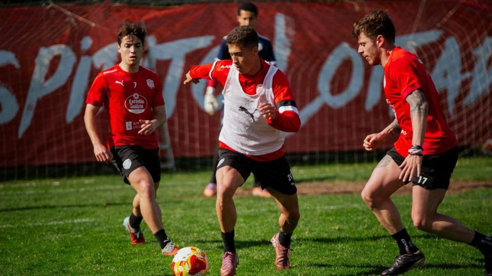 Los jugadores del CD Lugo, durante una sesión de entrenamiento.