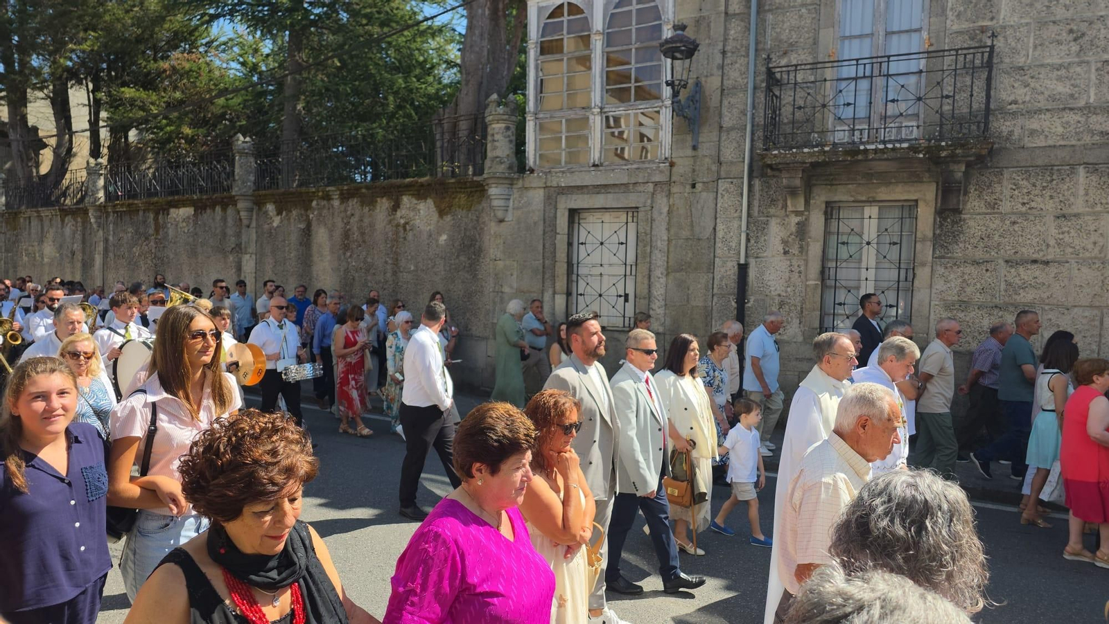 Galería | Trives cierra sus fiestas patronales con la procesión de la Dolorosa