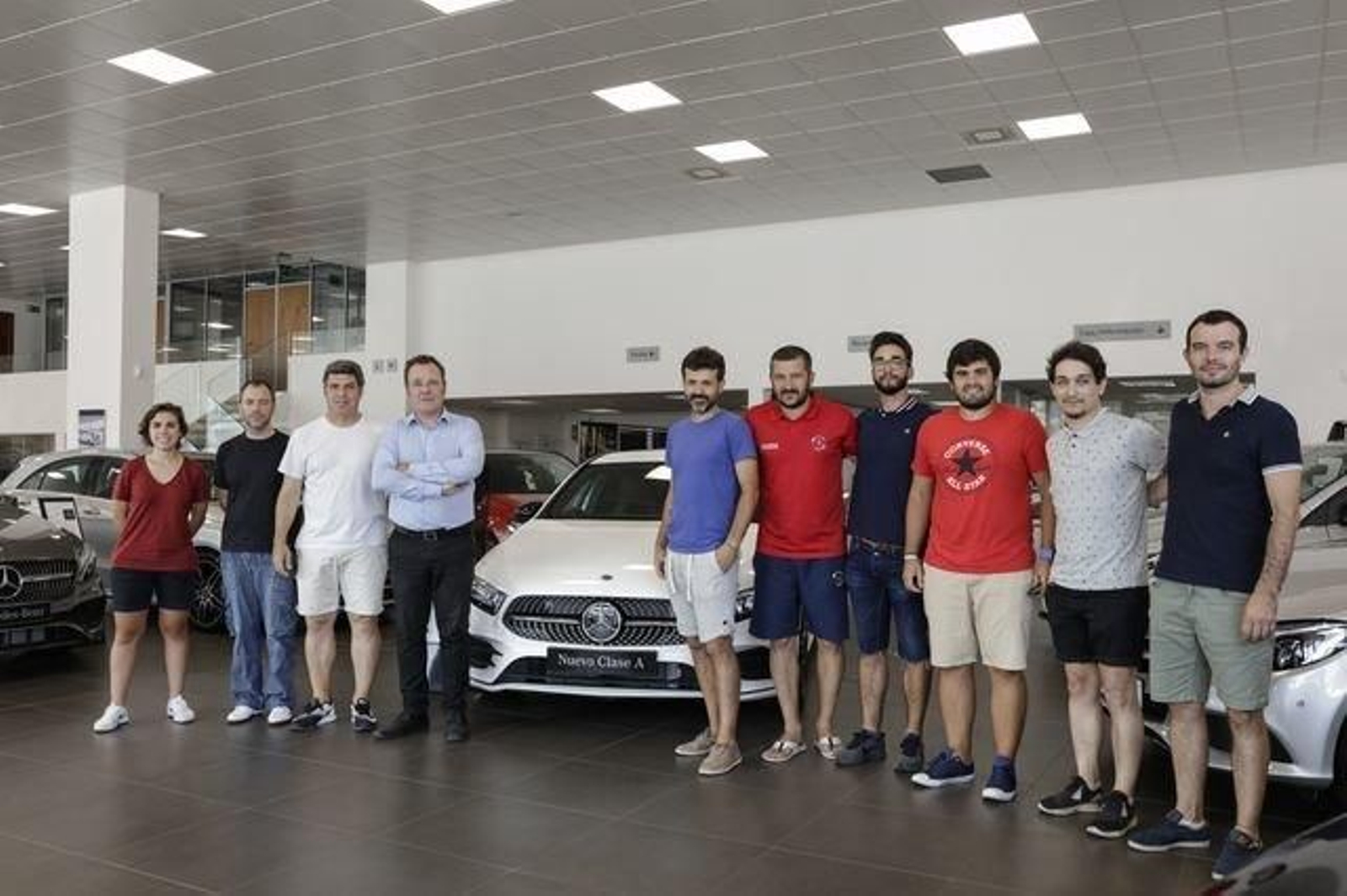 Directivos y técnicos, en la presentación con el patrocinador.