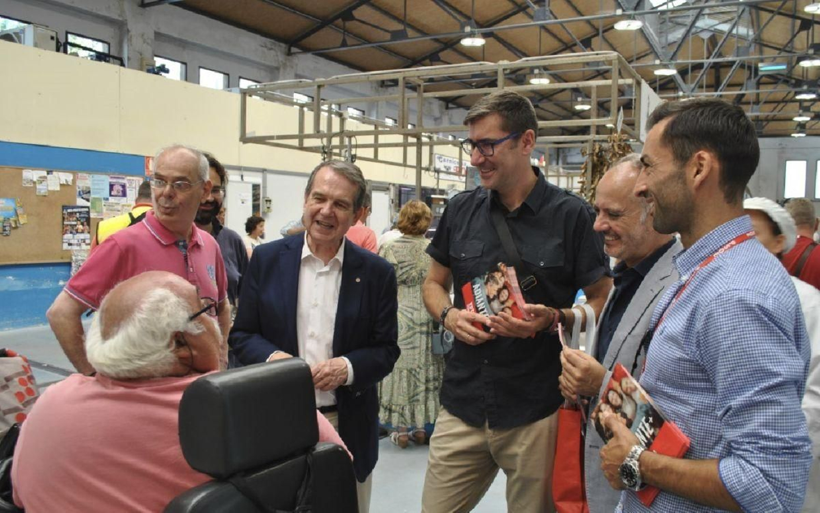 Abel Caballero y David Regades estuvieron ayer en Marín.