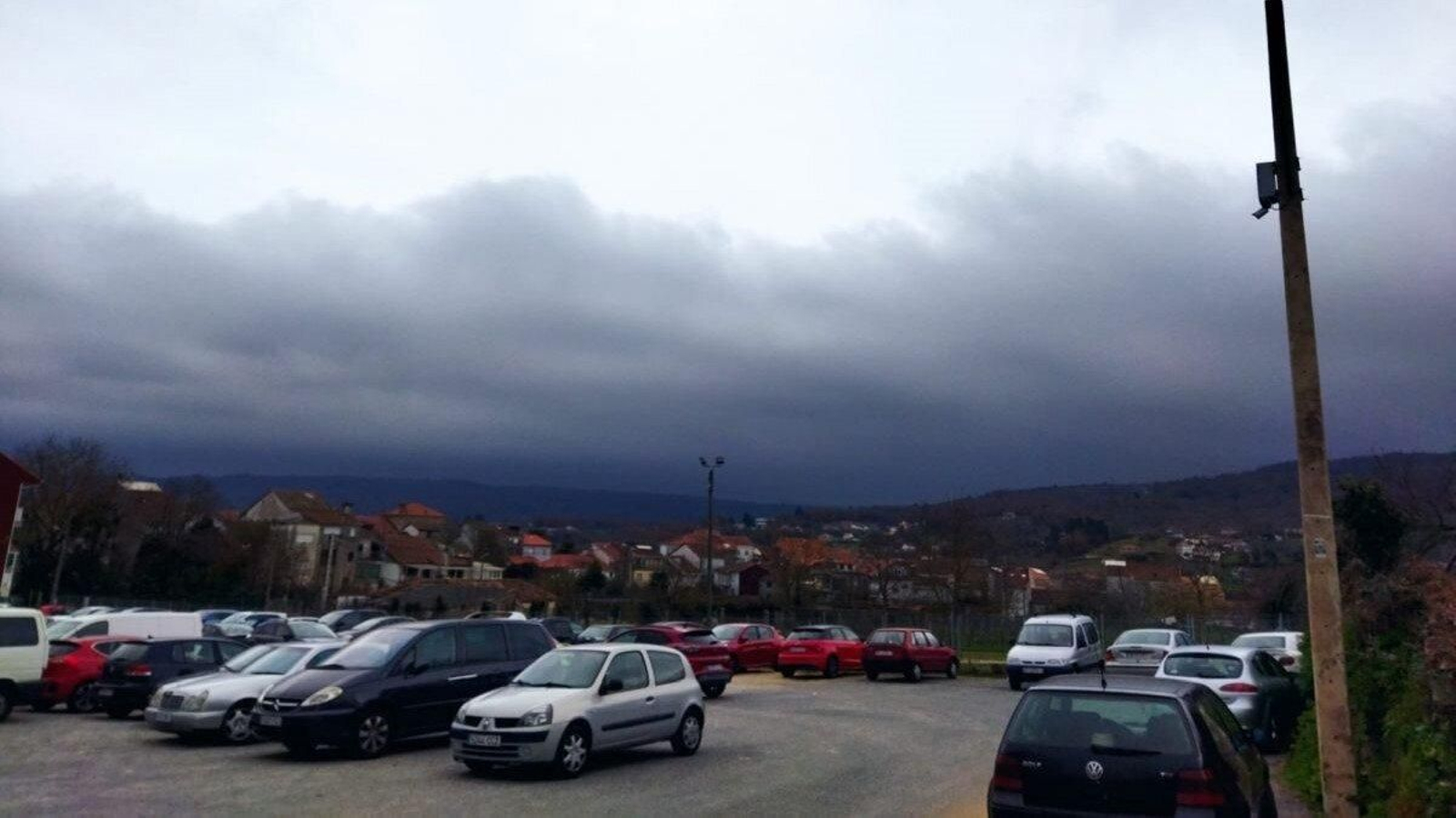 Una de las cámaras instaladas en el aparcamiento de As Traseiras.