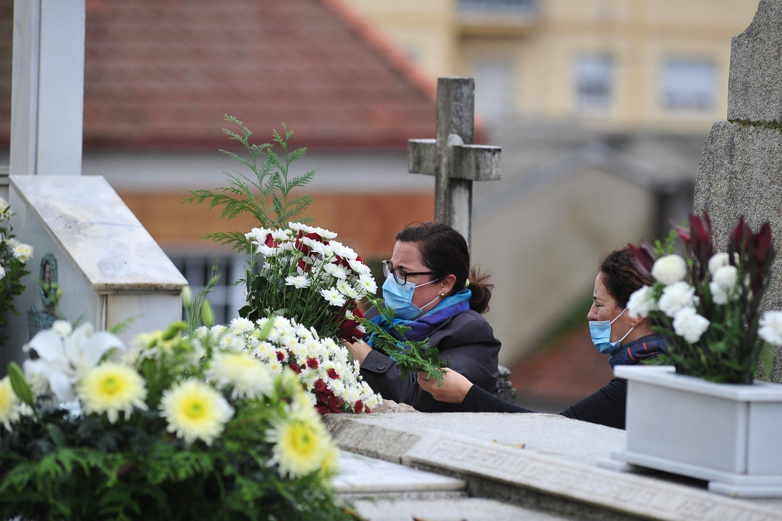 Jornada dominical en el cementerio de San Francisco José Paz