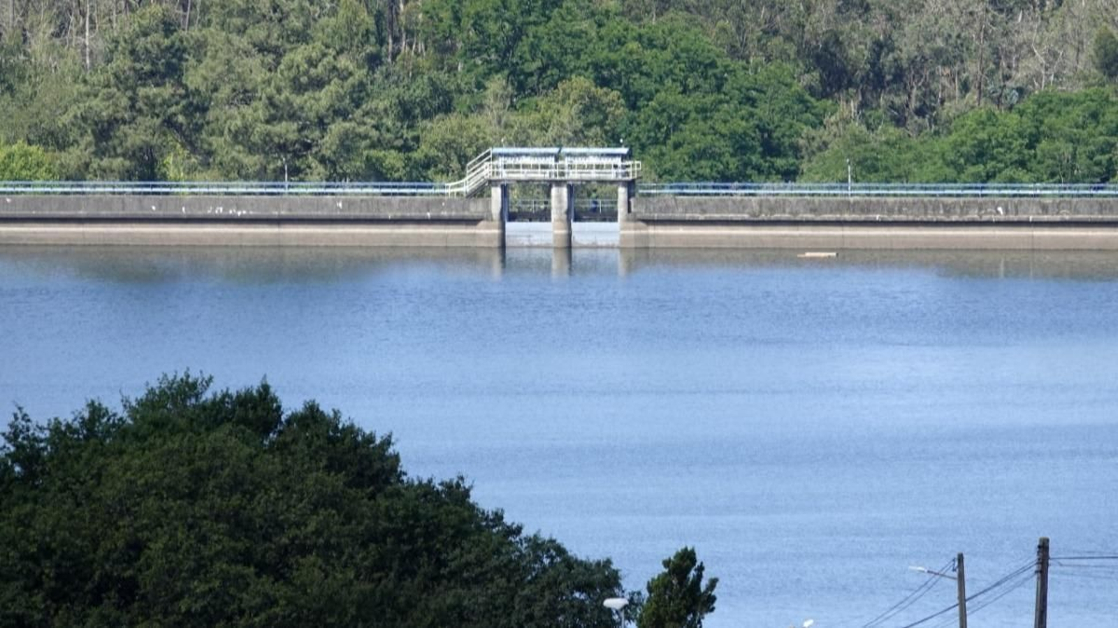El embalse de Zamáns esta semana, de nuevo lleno.