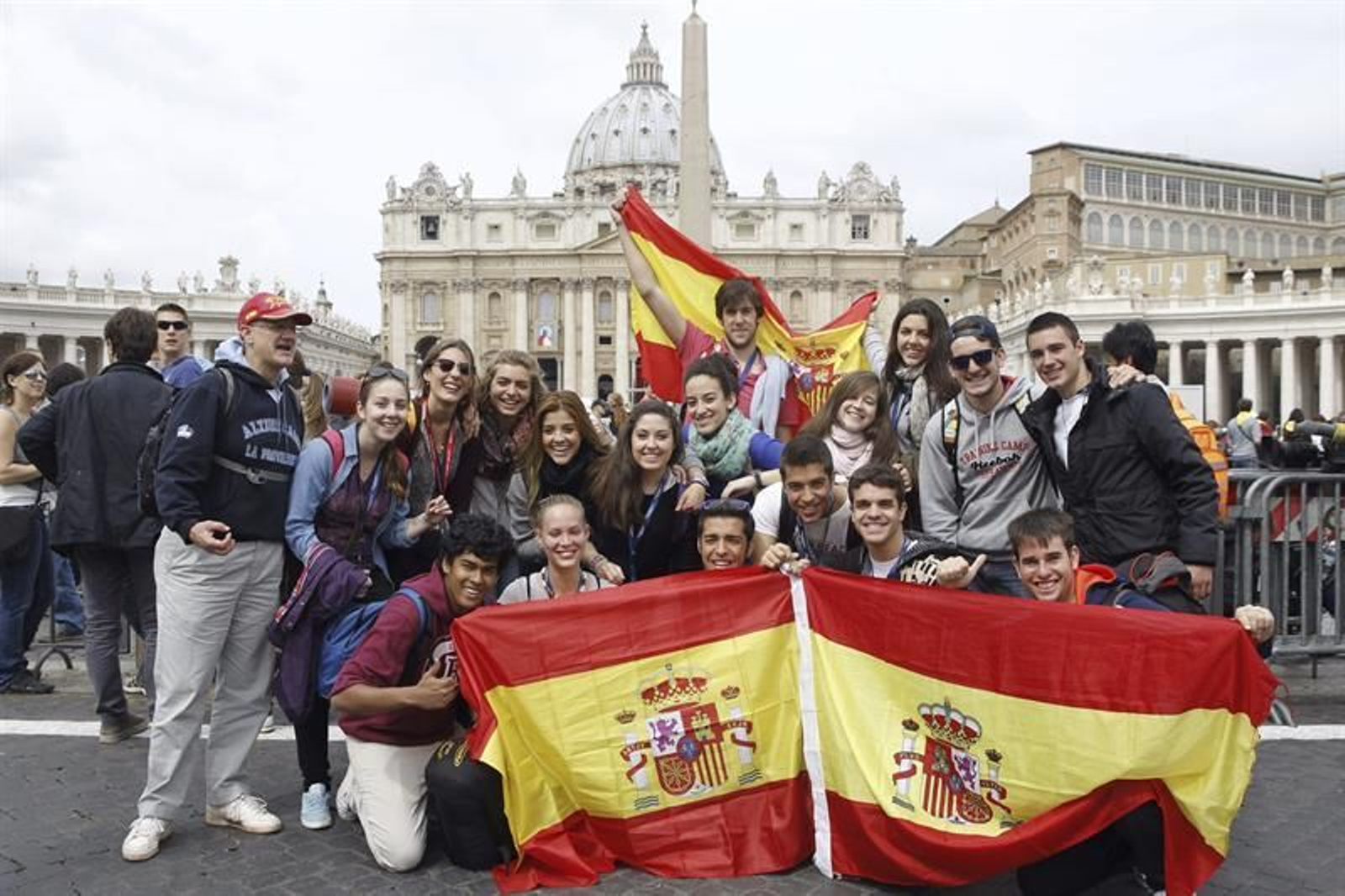 Un grupo de españoles que se desplazaron hasta Roma para seguir los actos.