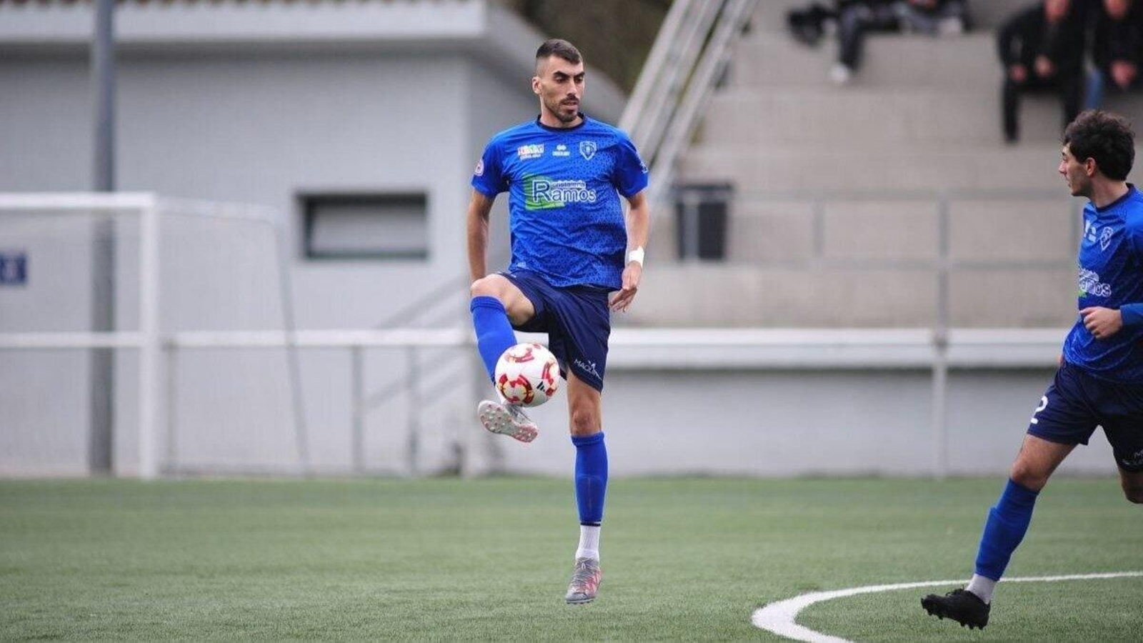 Los defensas del Barbadás, Marcelo y Gabri Losada, durante un partido en Os Carrís.