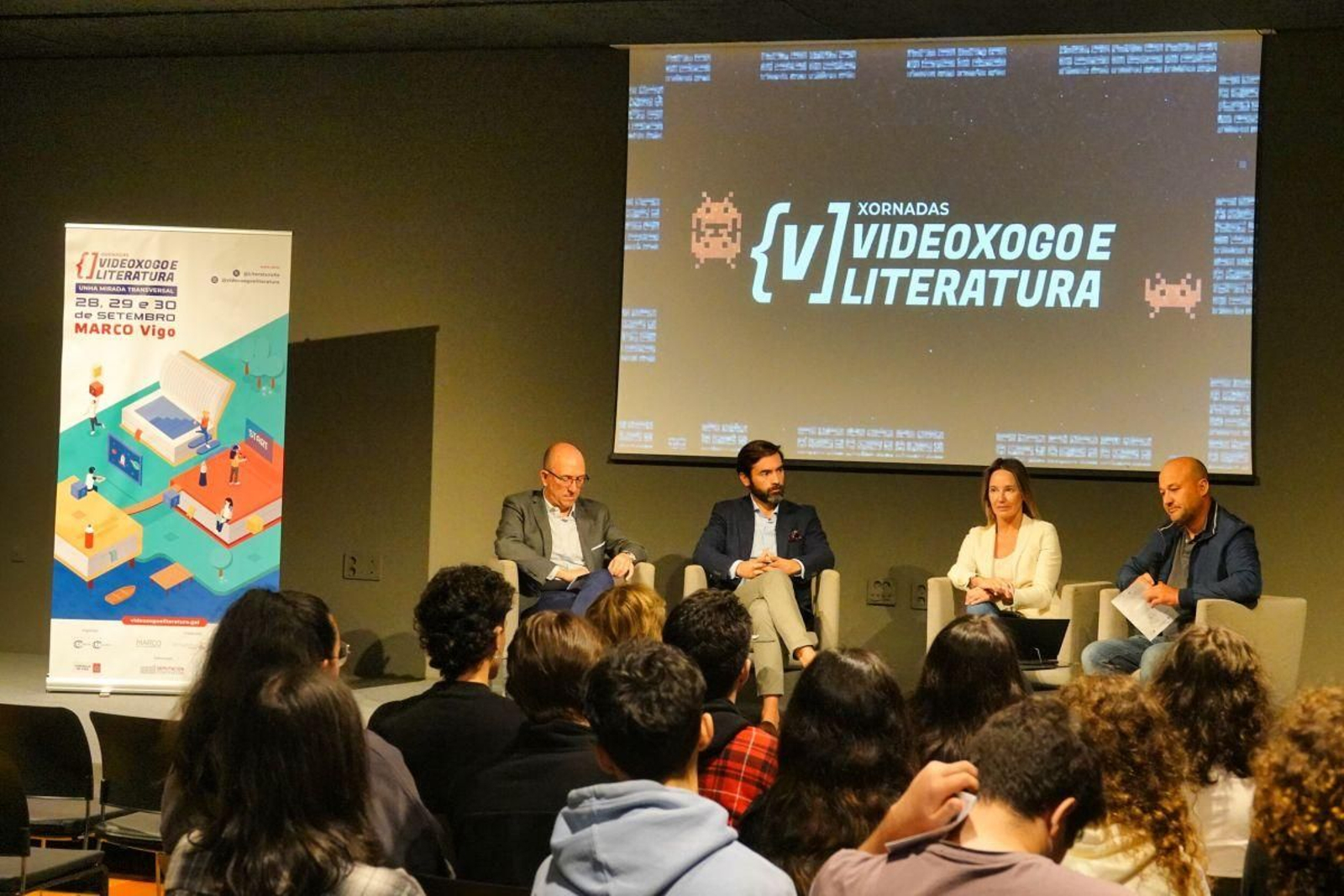 El acto de inauguración, con Anxo Lorenzo, Gorka Gómez, Marta Fdez-Tapias y Hakan Casares.