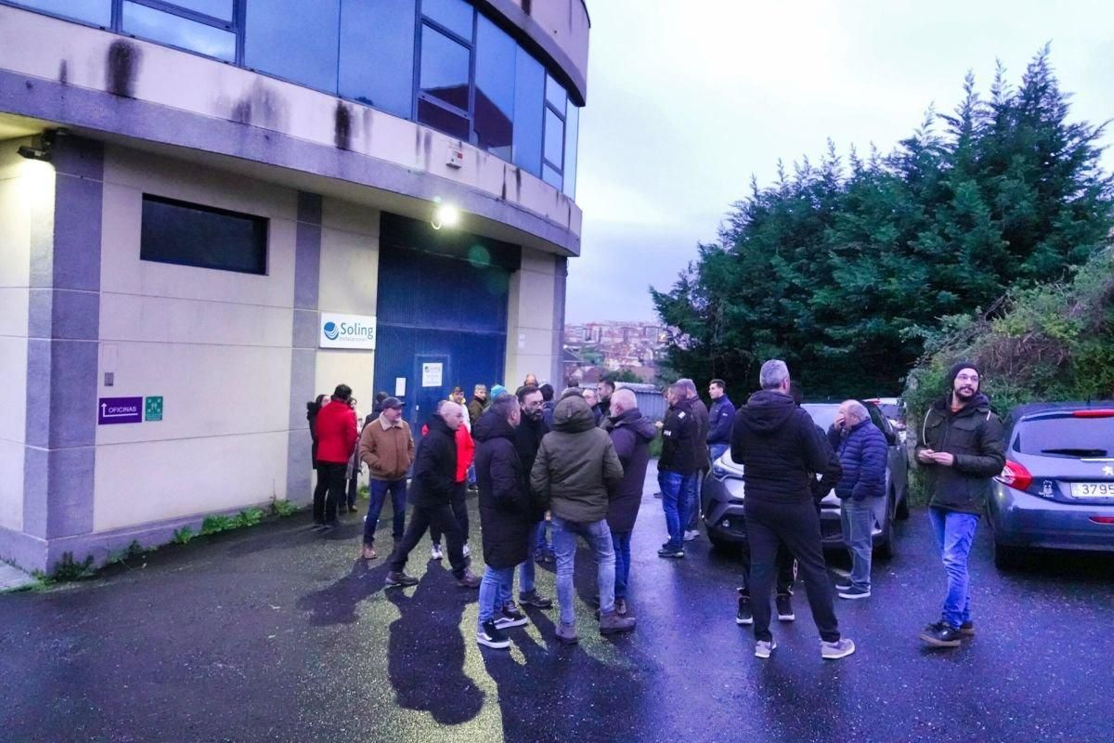Los trabajadores de Soling, ante la empresa.