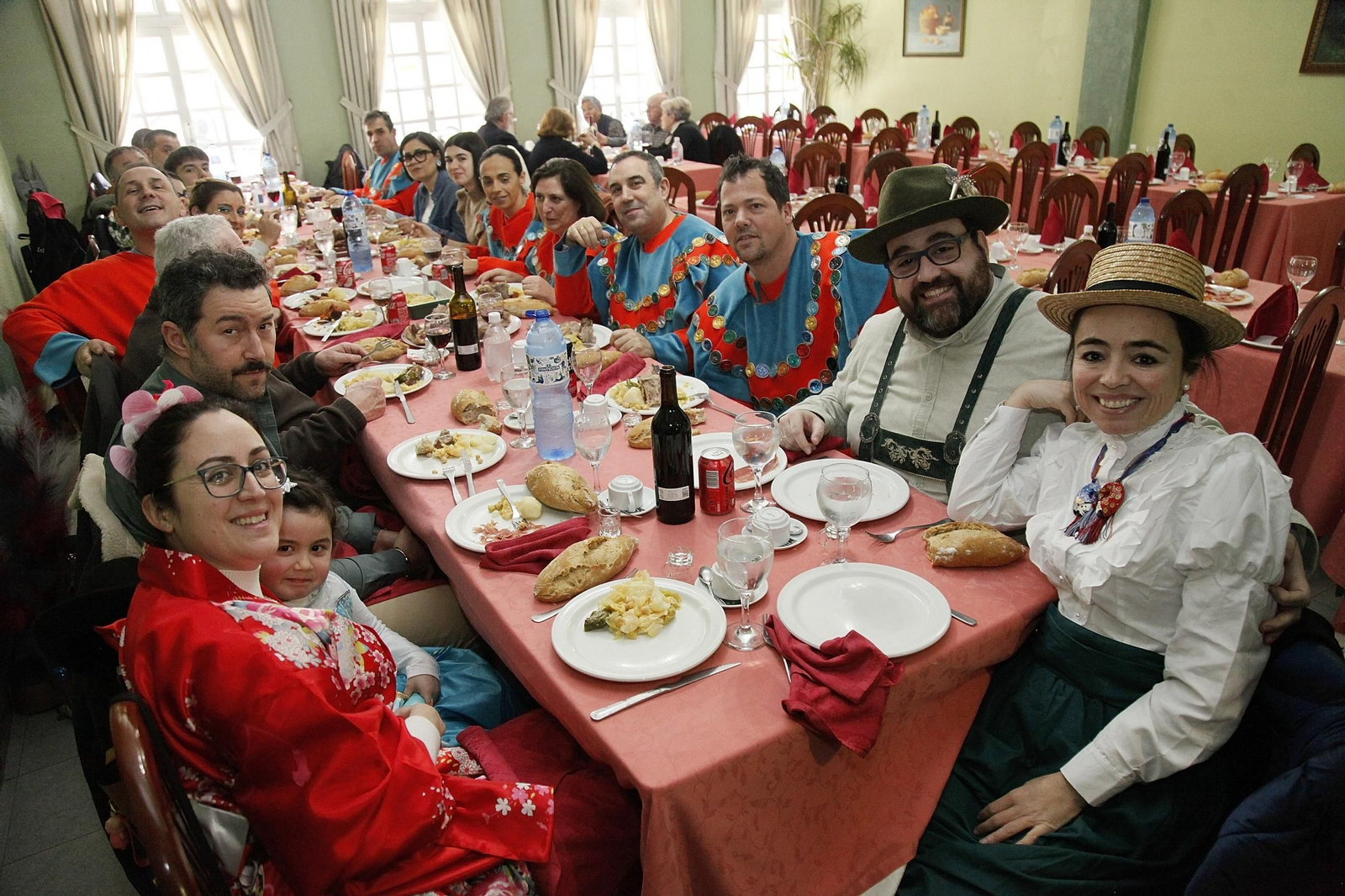 Galería | Sabroso cierre de Entroido en Carballiño, con la Fiesta de la Cachucha