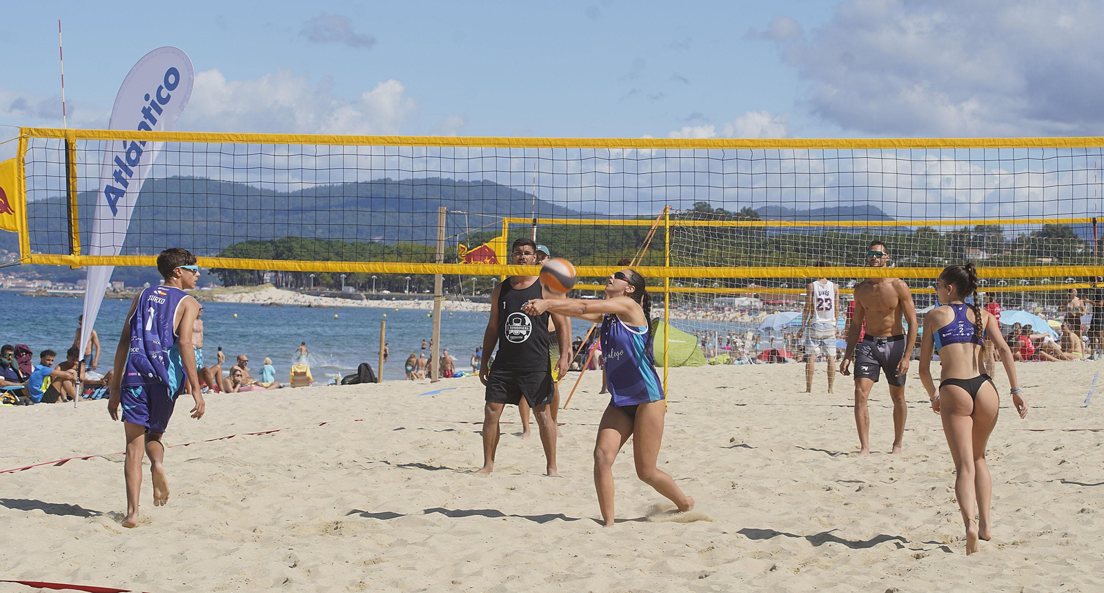 Partido de voley playa en Samil en el Torneo Atlántico.