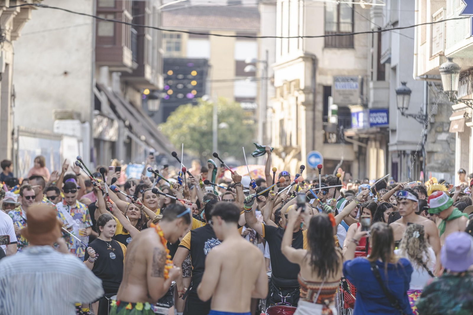 Galería |  Verín se echa a la calle al compás de las batucadas