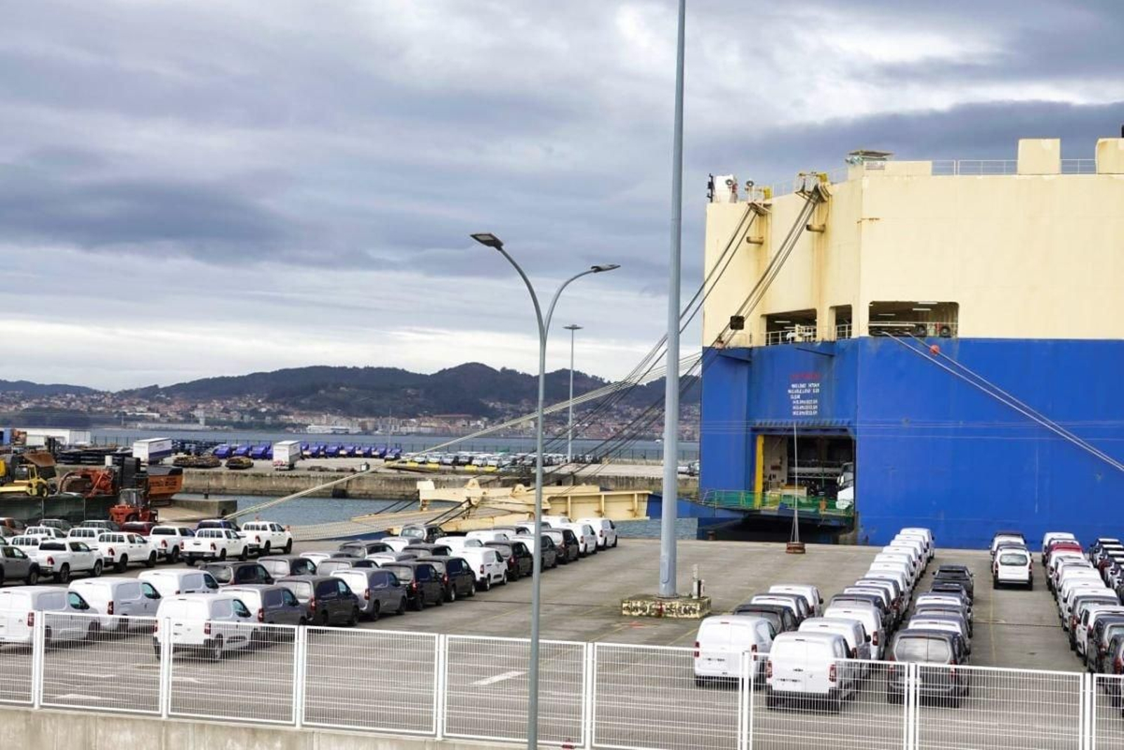 Los portacoches que atracan en Bouzas son cada vez mayores, superando la mayoría los 200 metros y llegando a 240 algunos de los más modernos. Esa es la tendencia y de ahí la mejora de la operatividad.