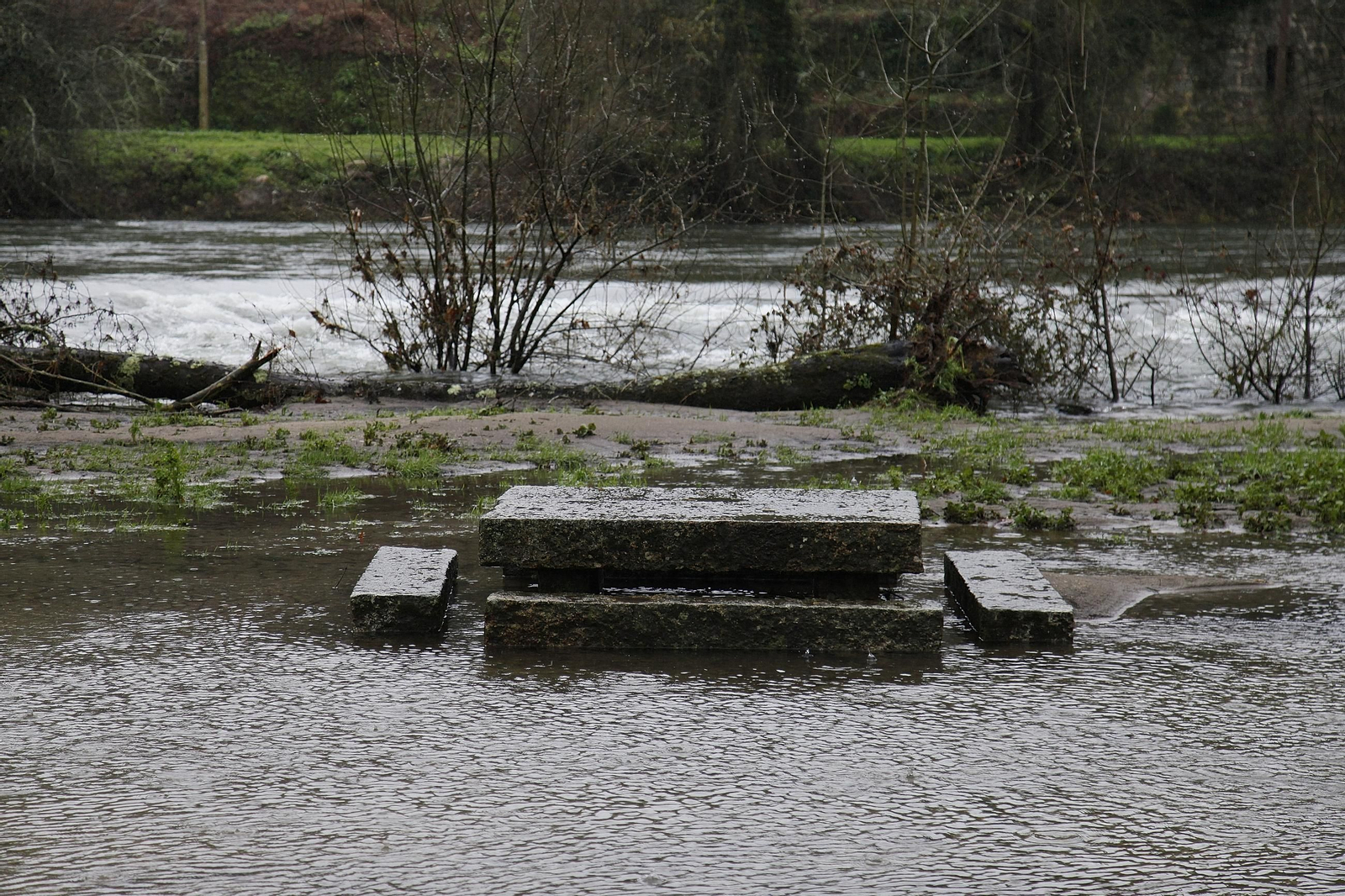 Galería | La crecida de los ríos anegan la provincia de Ourense