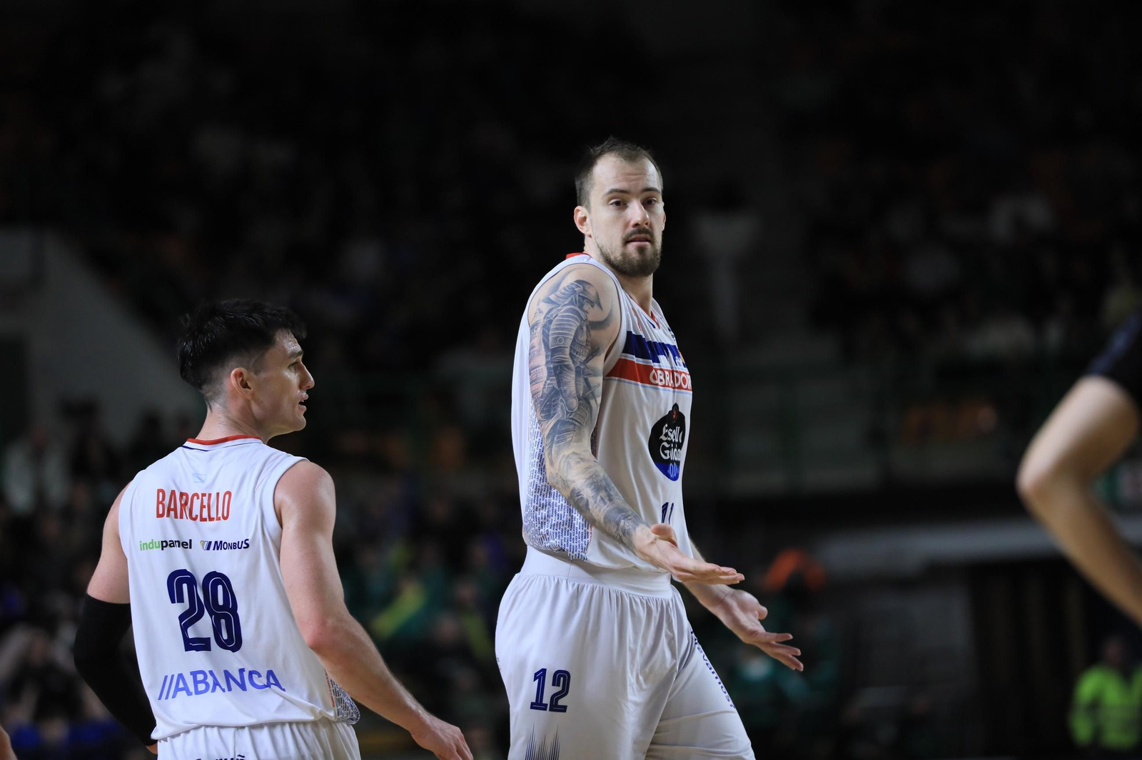 Galería | El Pazo, a reventar para el derbi COB-Obradoiro