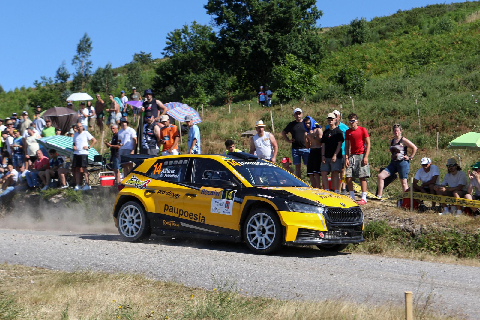 Galería | Los coches se apoderan de Vigo en el primer día del Rally Rías Baixas