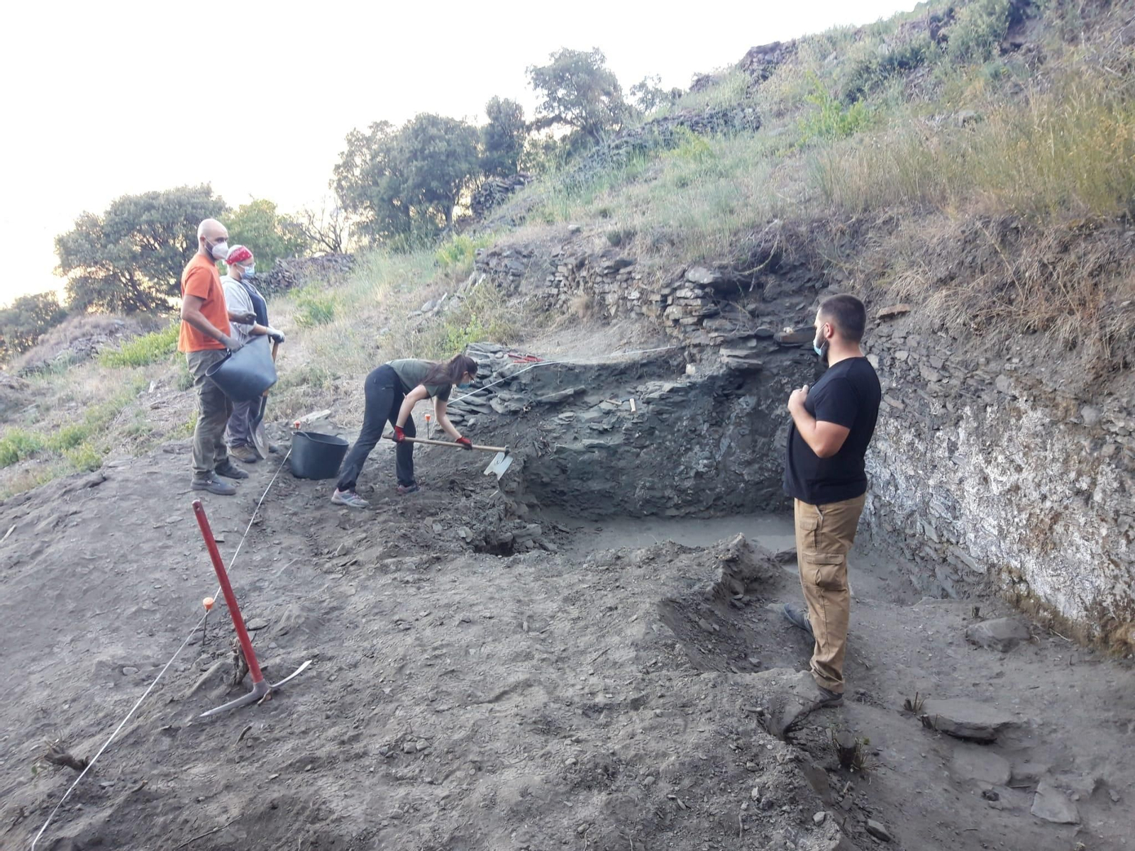 Trabajos en el yacimiento arqueológico de O Castelo, en Valencia do Sil (Vilamartín).