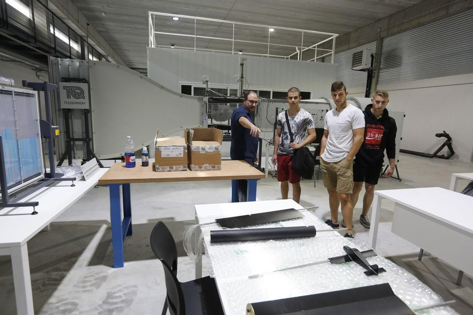 Ourense. 01/10/2019. Visita da conselleira de educación, Carmen Pomar,  ao campus da Auga. Na foto alumnos de erasmus búlgaros.
Foto: Xesús Fariñas