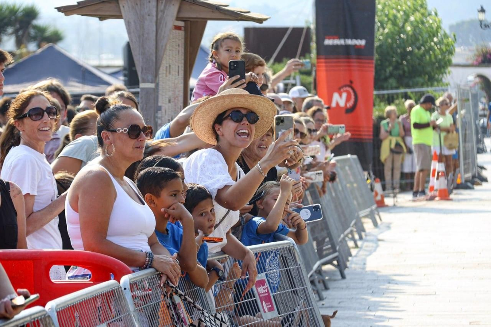 Galería | Más de 1.300 personas corren y caminan por Baiona