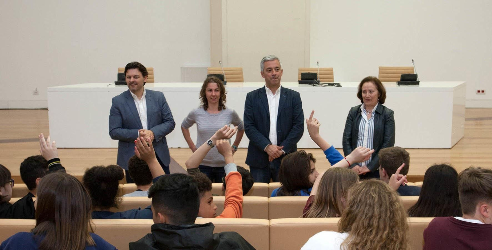 44 estudiantes londinenses llegan a Santiago para perfeccionar su gallego