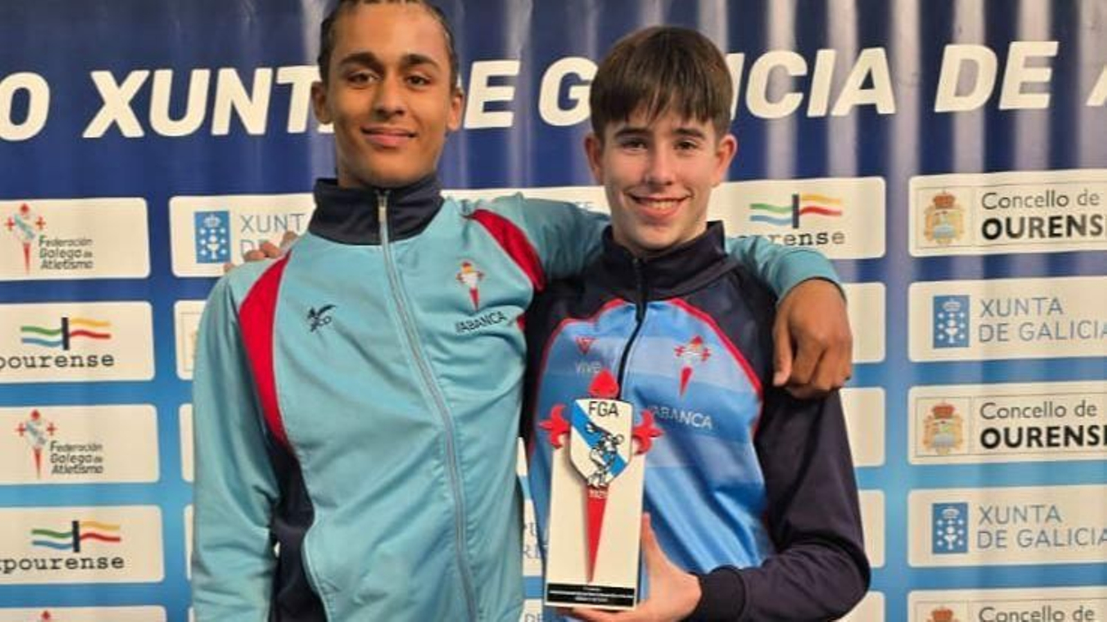 Joel Santana y Adrián Vila, en el podio del Campionato de Galicia.
