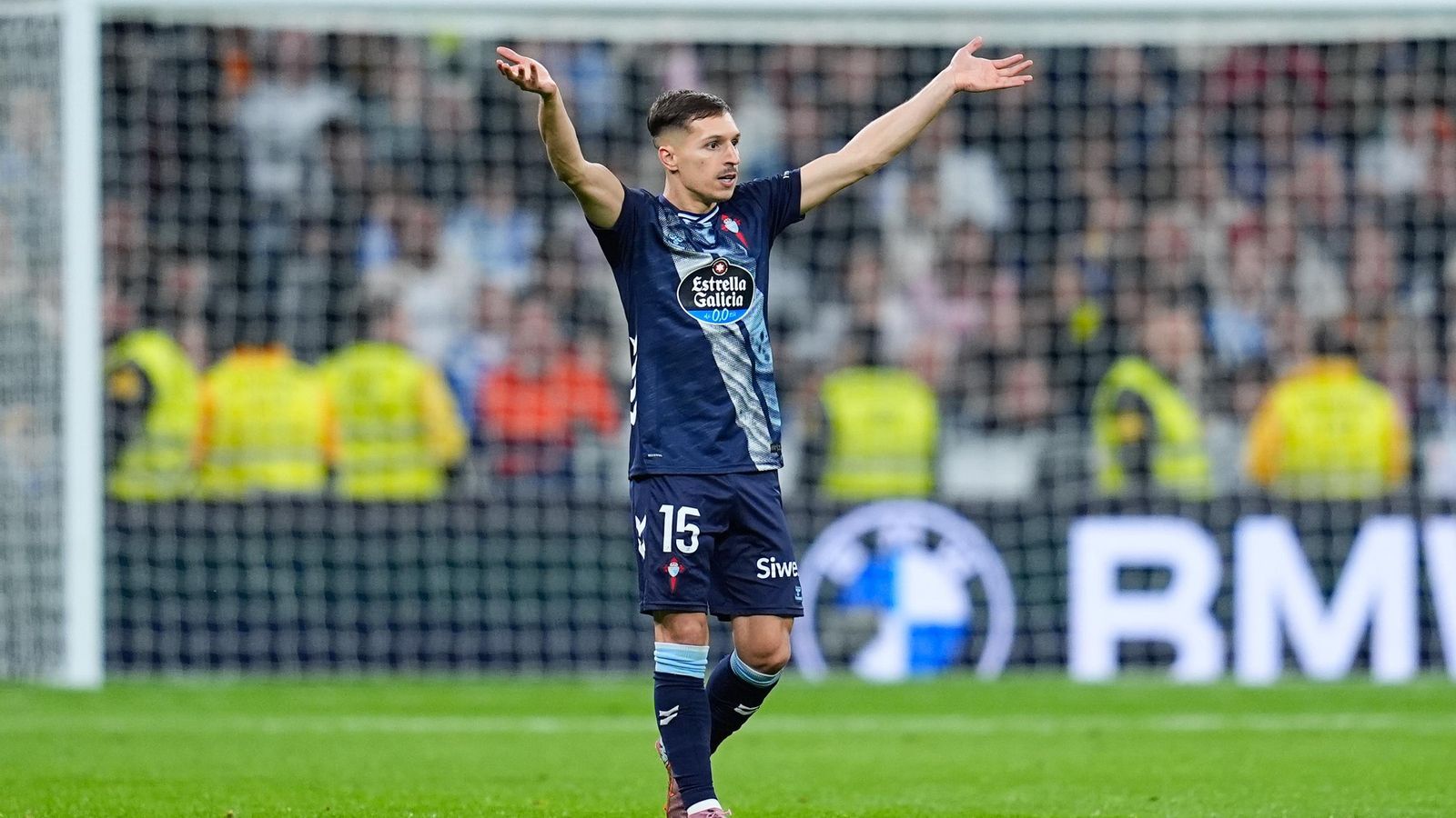 Galería | El Celta regresa al Santiago Bernabéu