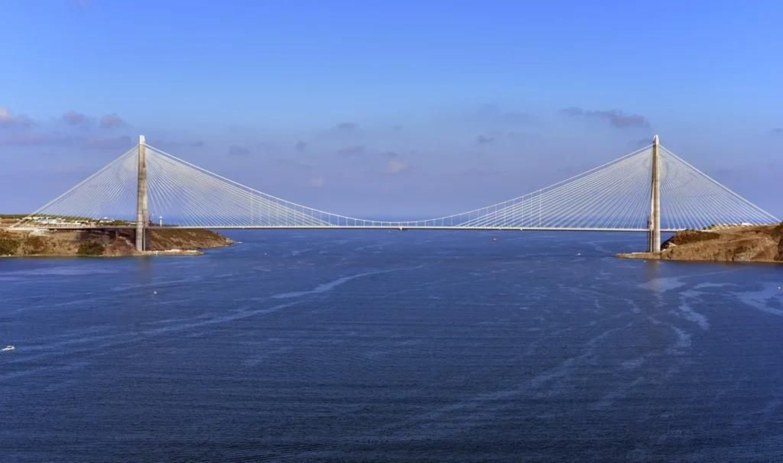 Puente Yavuz Sultan Selim en Estambul, Turquía