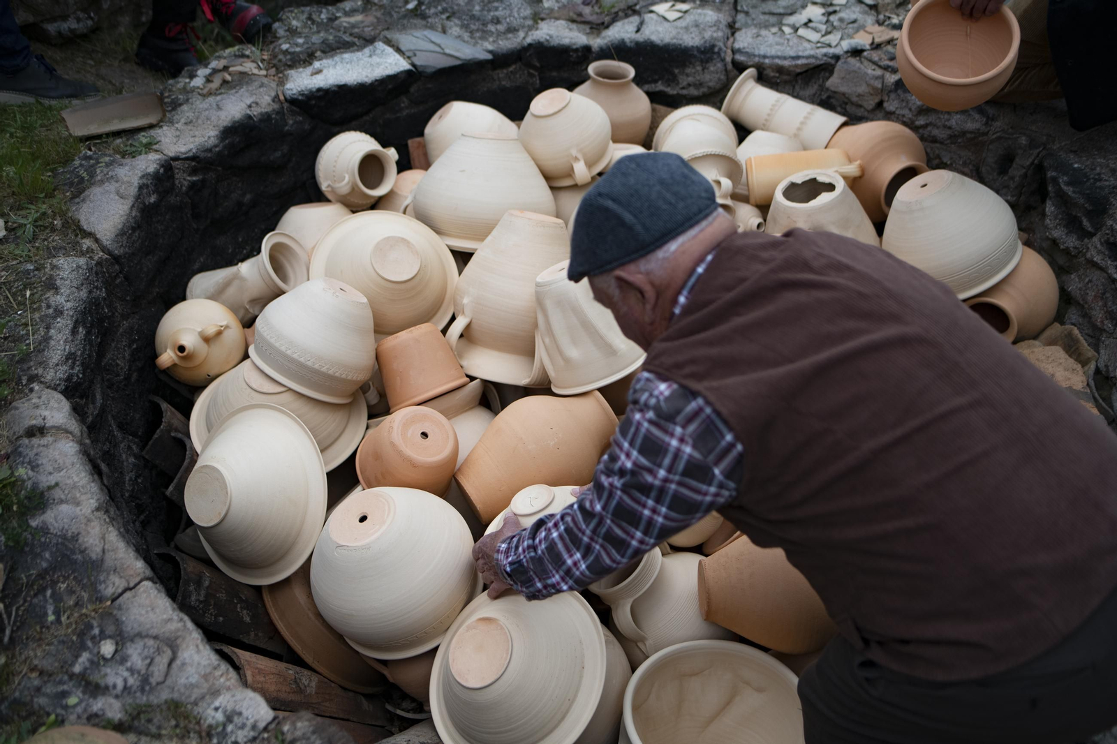 Galería | Niñodaguia reivindica o saber  e legado do oficio cacharreiro