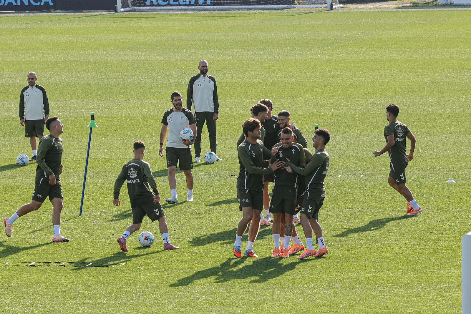 La plantilla asegura no sentir una presión limitante por no haber logrado ganar aún en Liga.