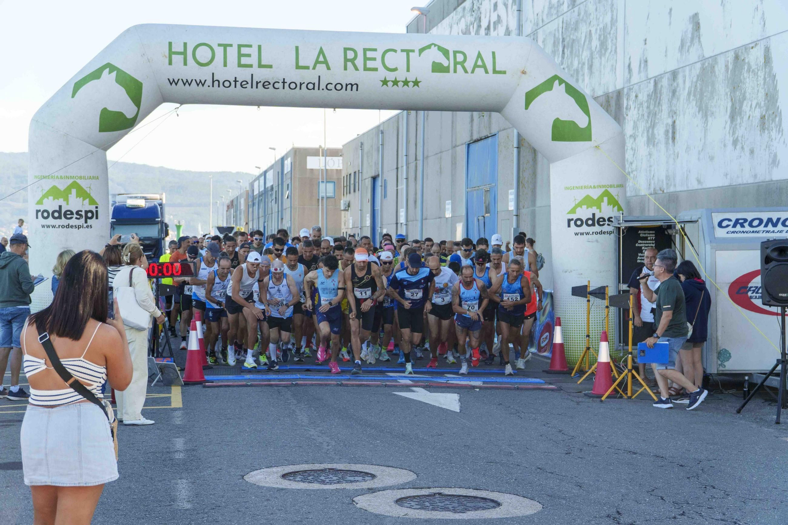 Galería | El puerto pesquero de Vigo acoge hasta cinco carreras organizadas por Carlos Adán