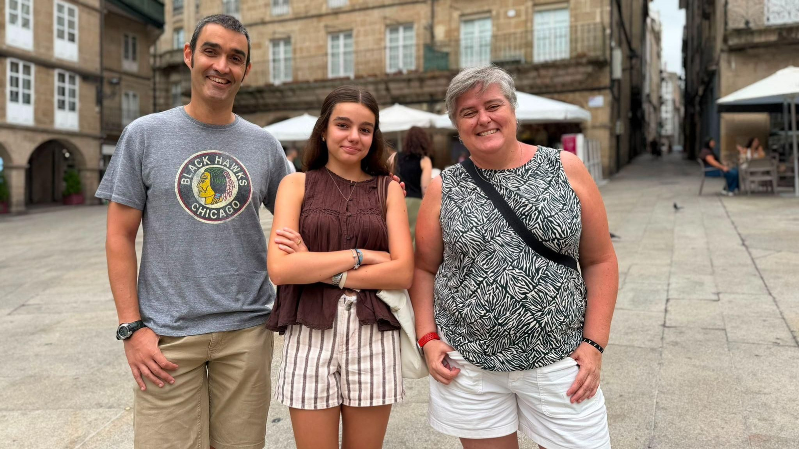Mariví Alba, Ane Martínez y Óscar Martínez en su visita a Ourense.