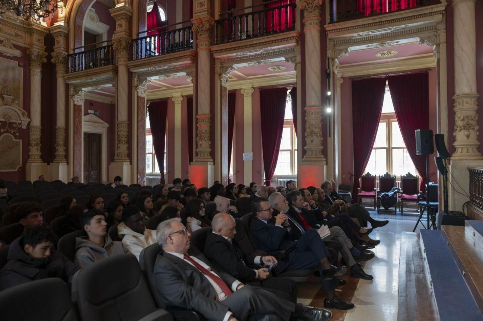 Parte dos asistentes ao acto.