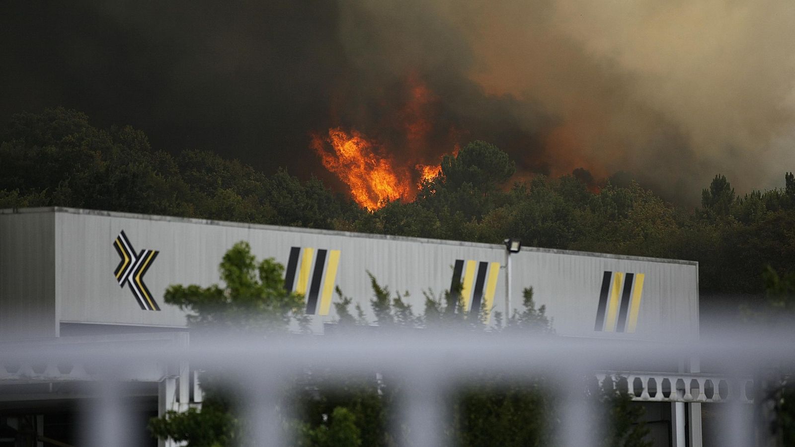 Galería | El fuego rodea Ourense