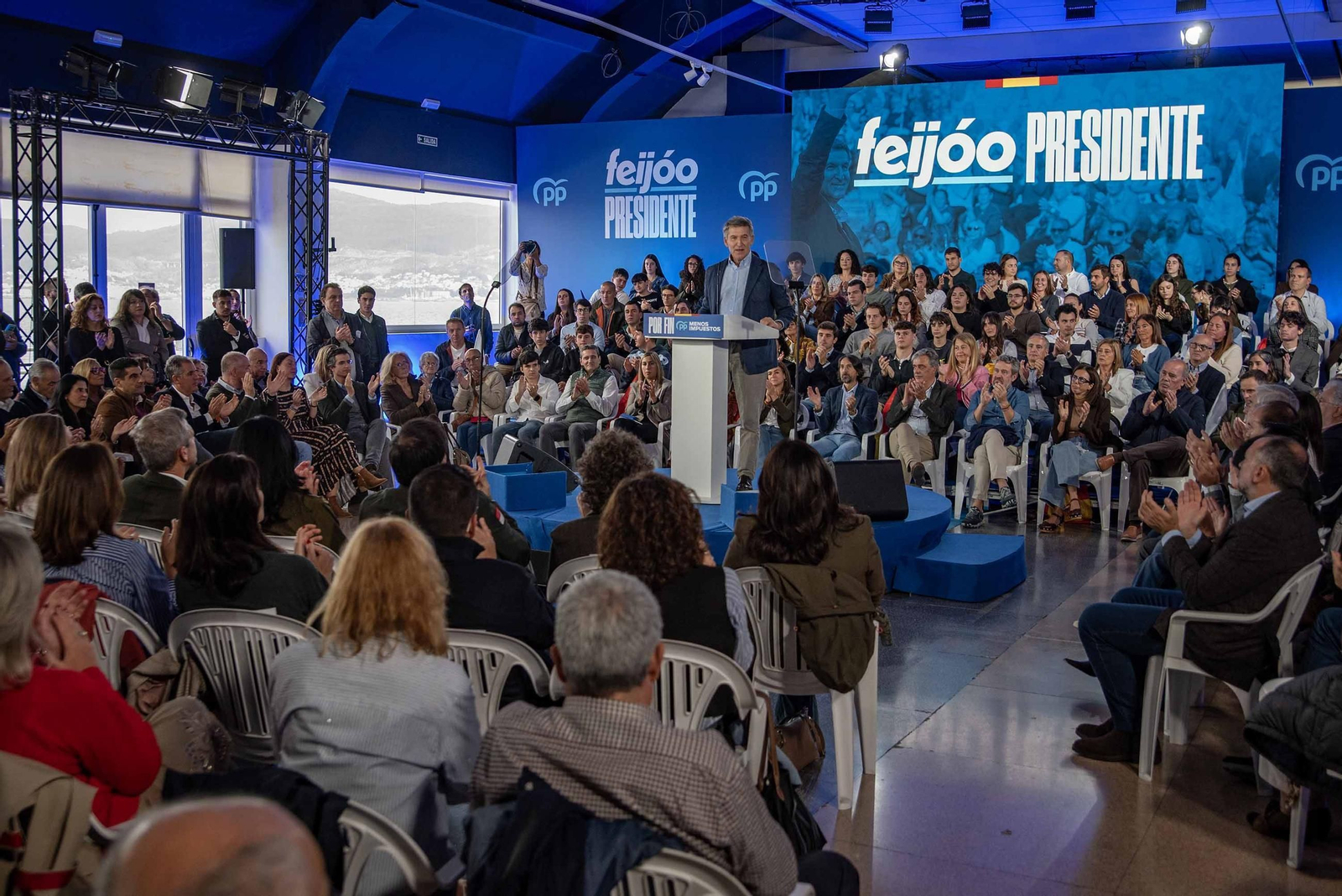 Galería | Feijóo hace parada en Vigo con la precampaña electoral del 29-N