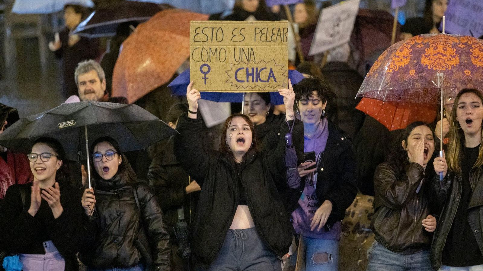 Manifestación feminista 8M en Ourense