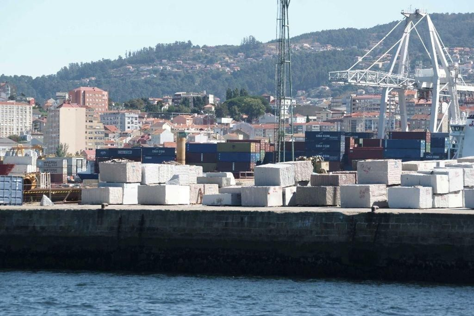 El mercado internacional ha permitido al granito compensar la caída de la demanda interna.