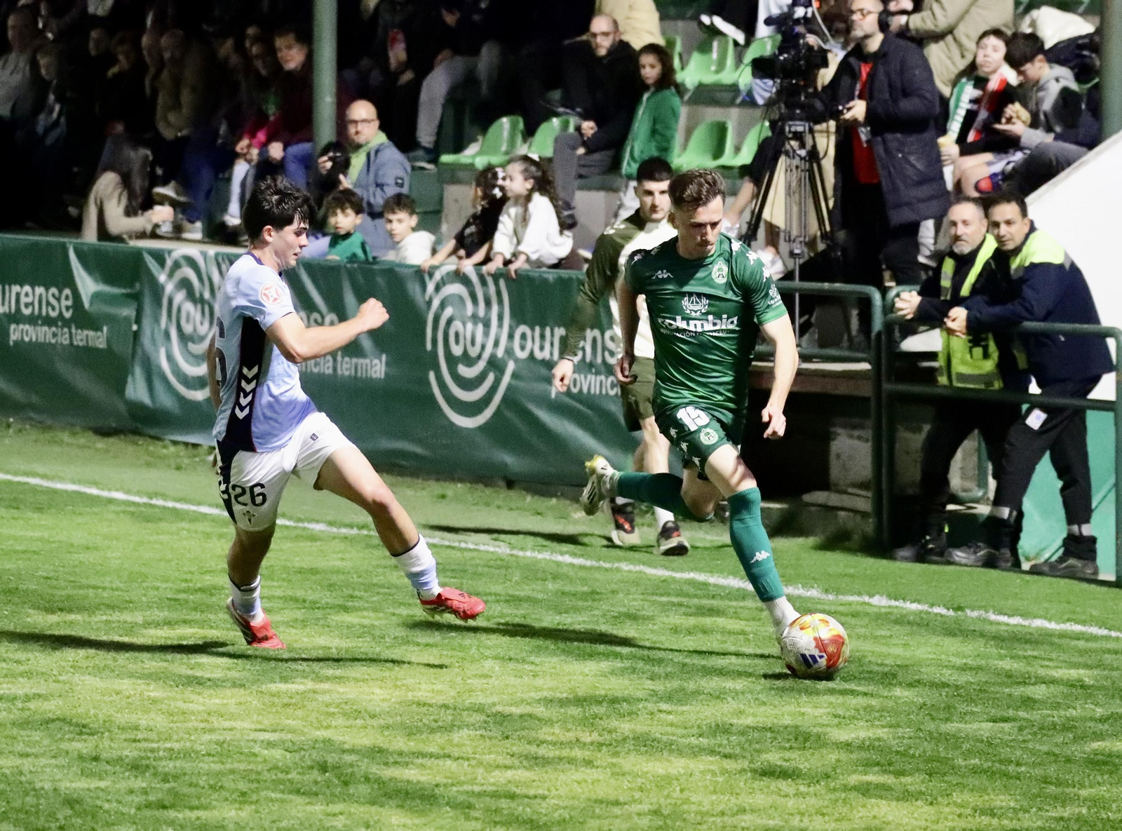 Galería | Espiñedo vive y disfruta del CD Arenteiro ante el Celta Fortuna