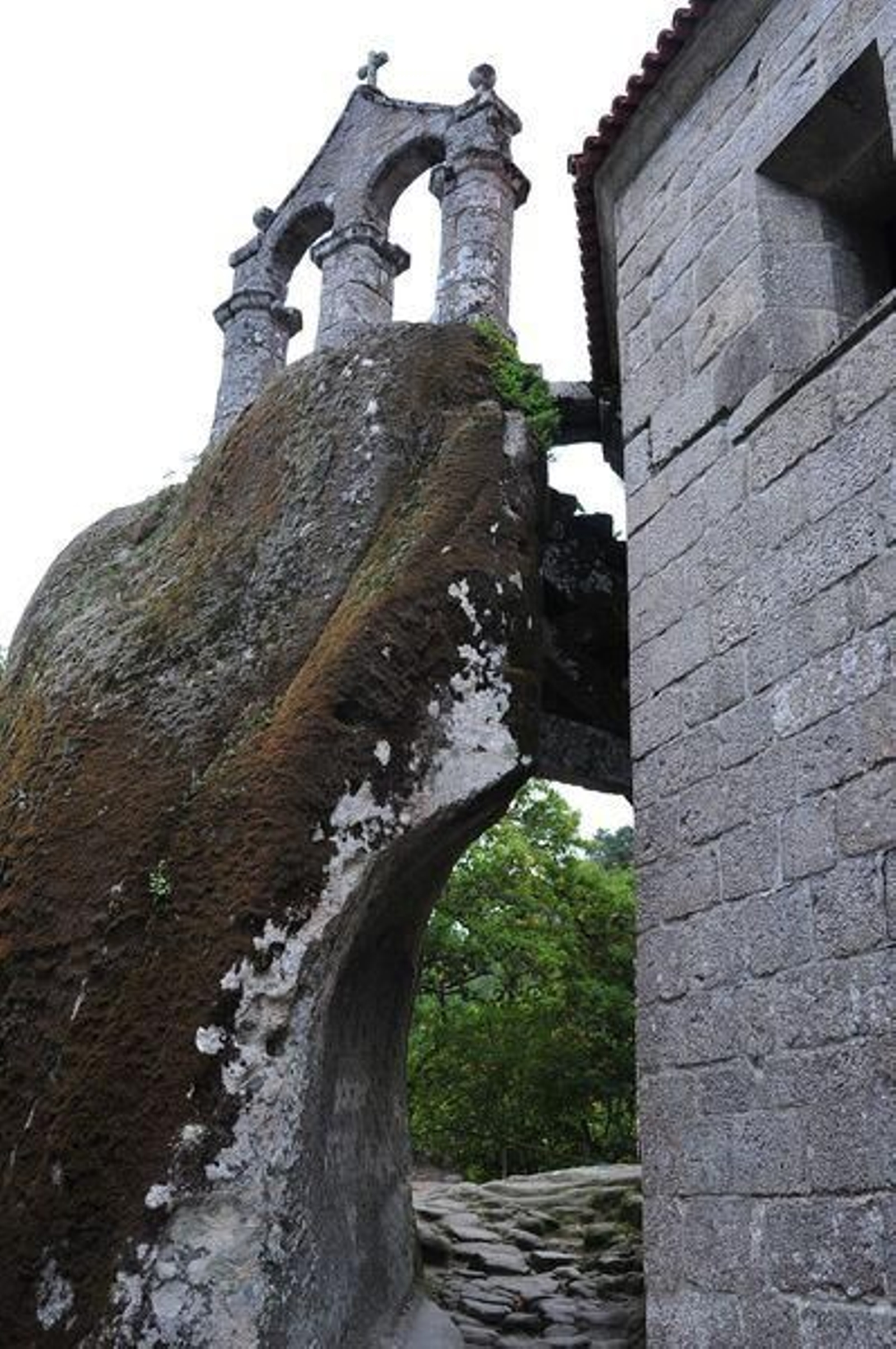 Monasterio San Pedro de Rocas, en Esgos // FOTO: JOSÉ PAZ