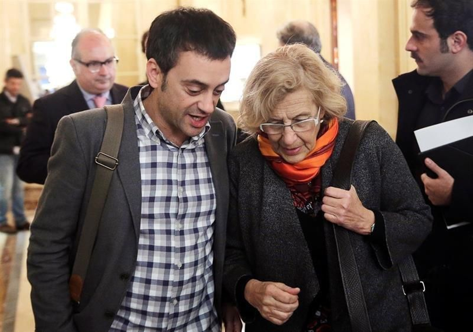 Xulio Ferreiro y Manuela Carmana en los instantes previos al acto de esta mañana en Coruña.