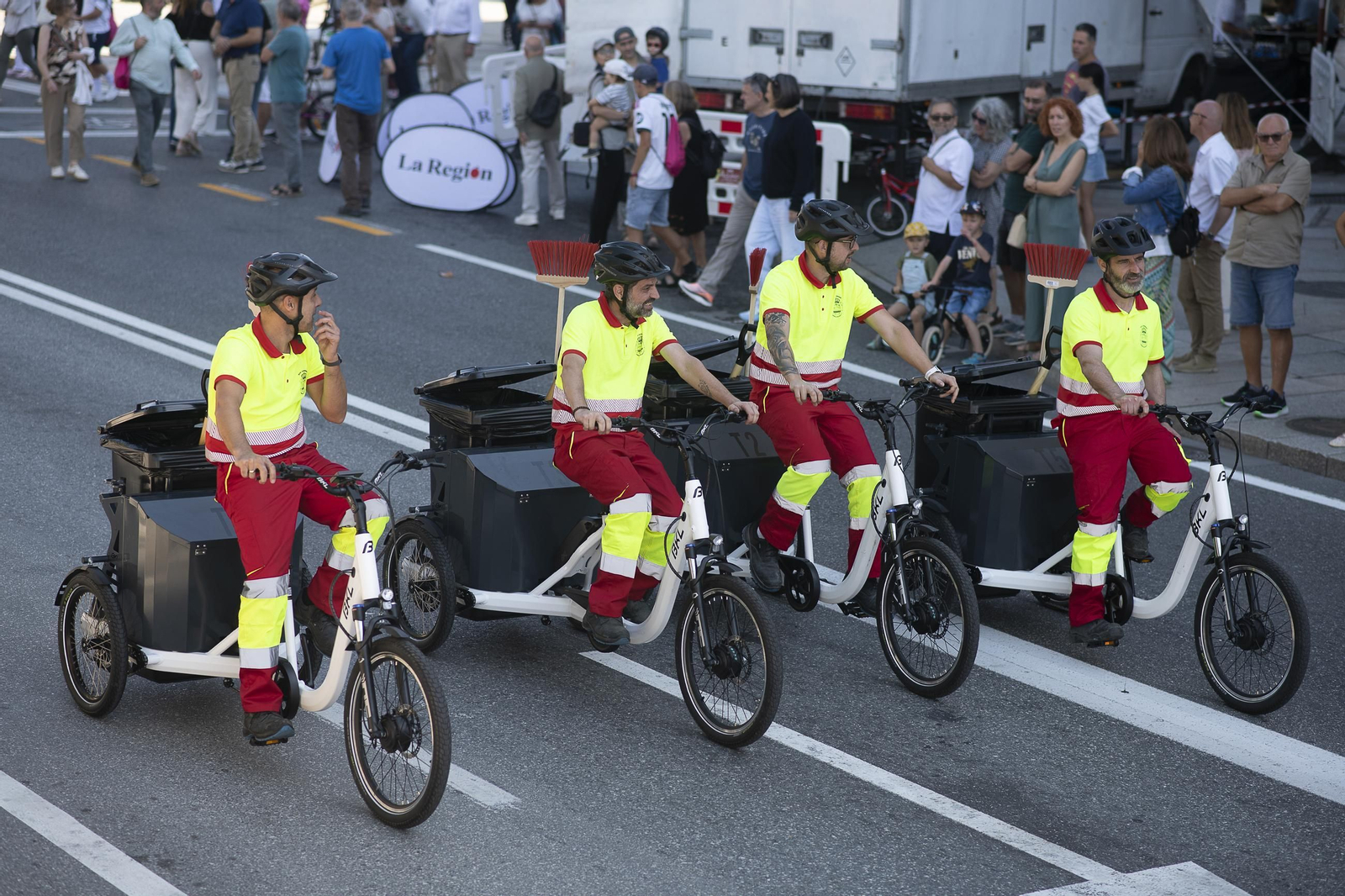 Galería | Ourense disfruta de un Día da Bici con sol, ambiente familiar y regalos