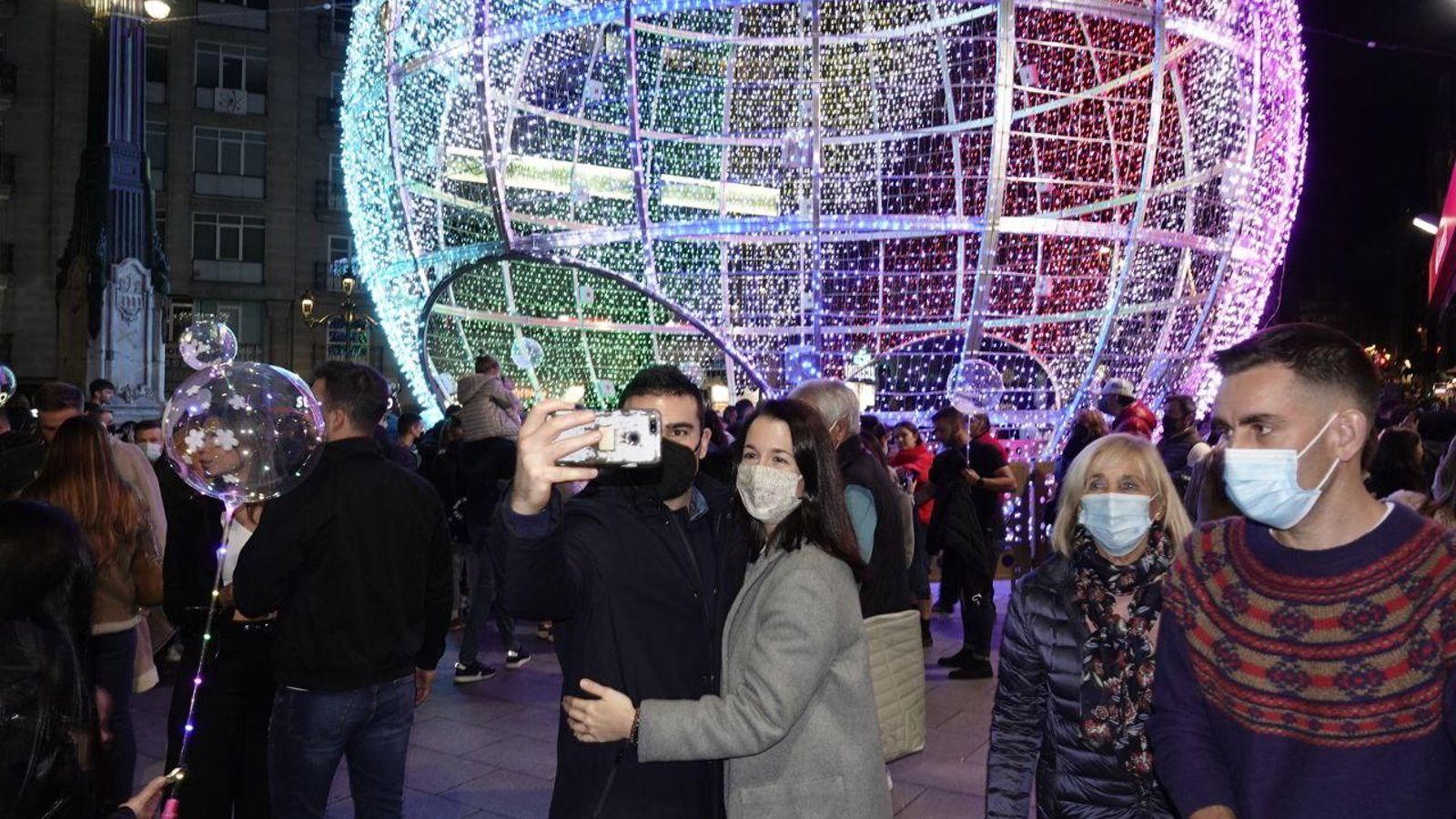 El Dinoseto ya tiene competencia: el feroz photocall que triunfa en la Navidad de Vigo.