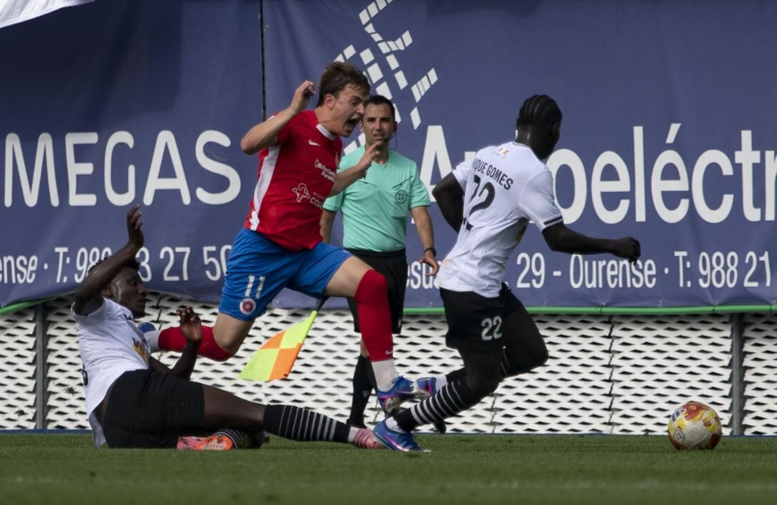 Galería | Las mejores jugadas del partido entre la UD Ourense y la UB Conquense, en imágenes